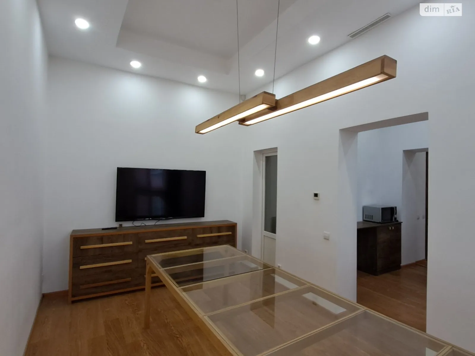 Продается 3-комнатная квартира 100 кв. м в Черновцах, ул. Шевченко Тараса - фото 1