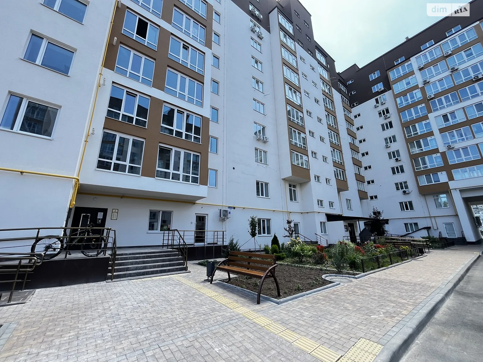 Продается 2-комнатная квартира 68.6 кв. м в Виннице, просп. Юности, 16Г - фото 1