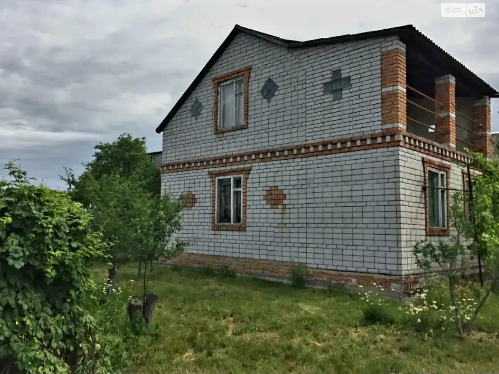 Продается дом на 2 этажа 66 кв. м с бассейном, цена: 25500 $ - фото 1