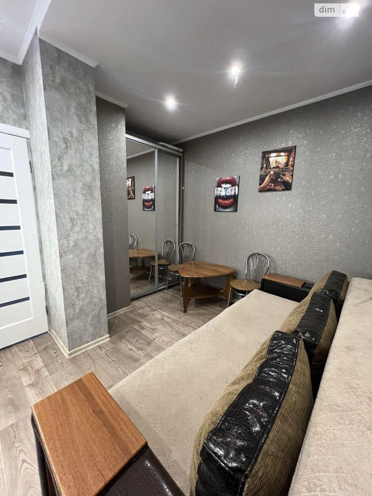 Продается дом на 2 этажа 97 кв. м с садом, цена: 33000 $ - фото 1