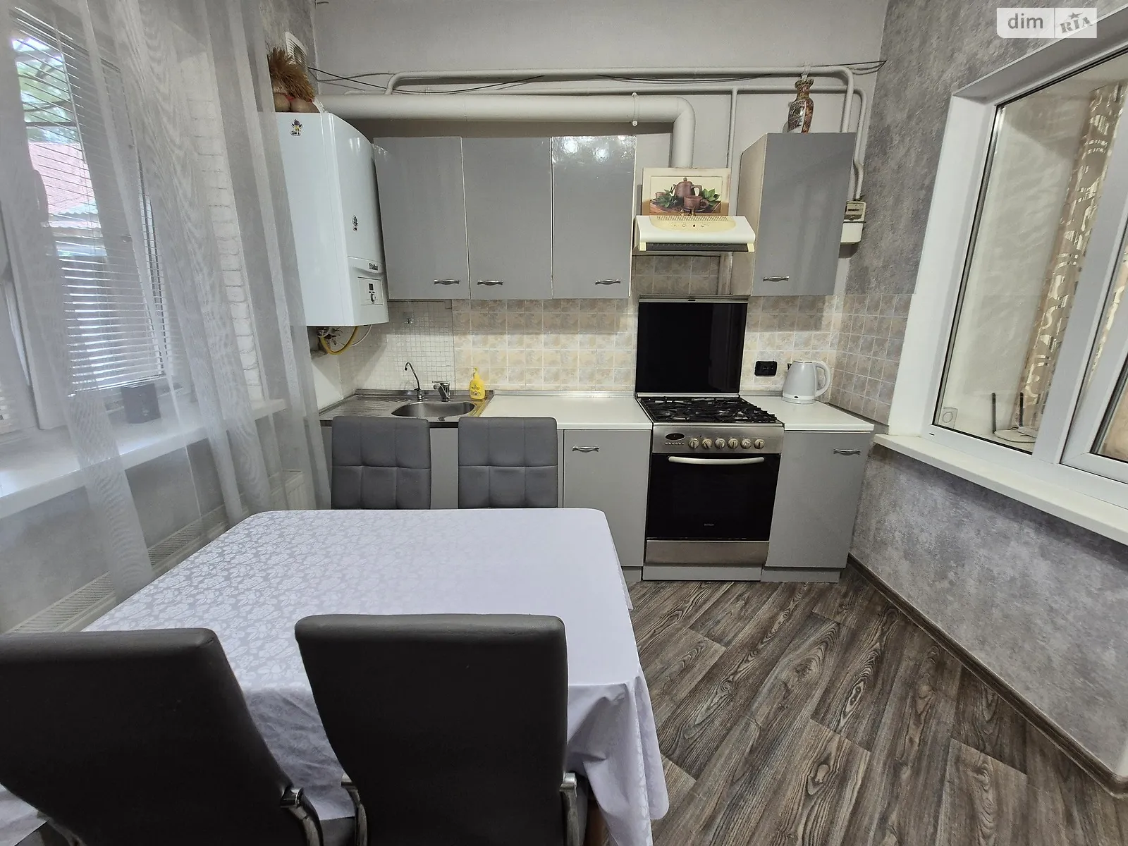 Продается 3-комнатная квартира 73.5 кв. м в Великодолинском, ул. Кооперативная - фото 1