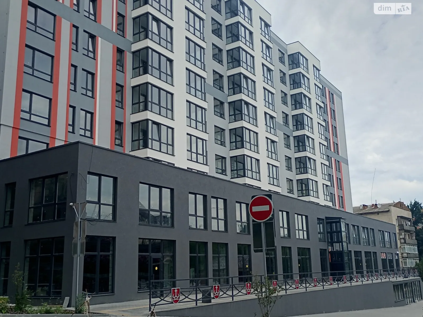 Продается 1-комнатная квартира 50 кв. м в Виннице, пл. Привокзальная, 30 - фото 1