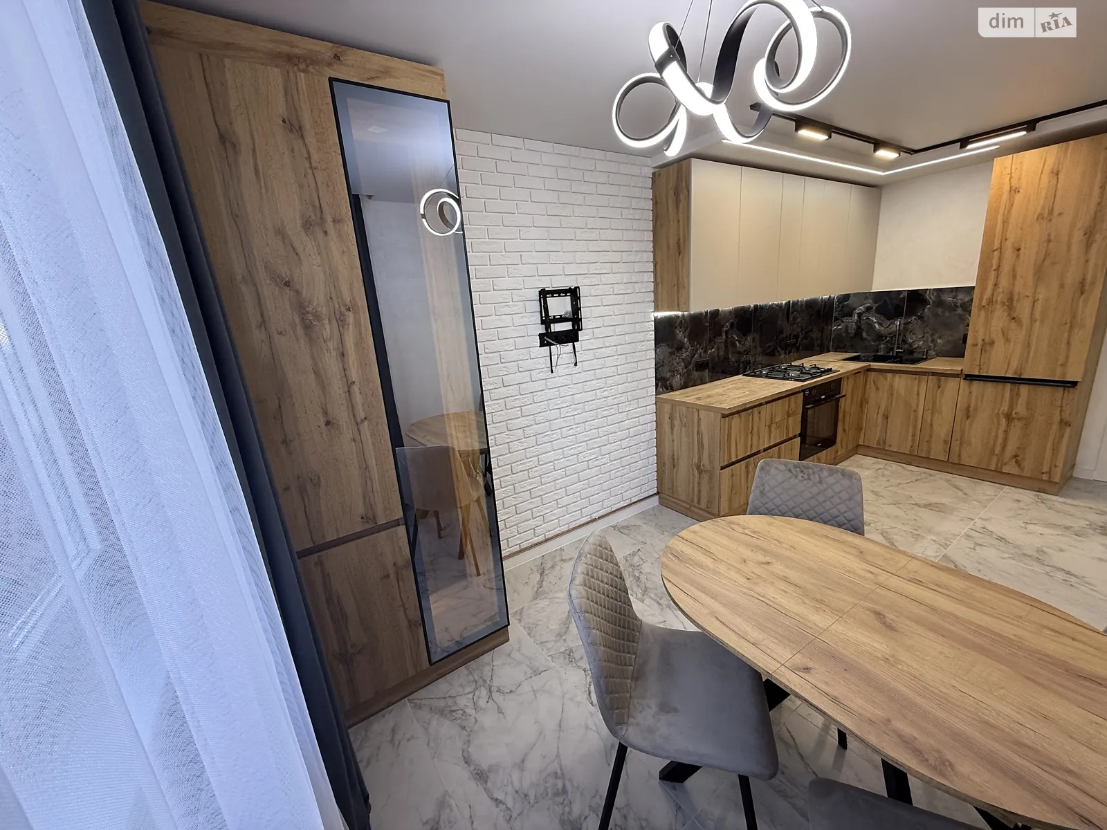 2-кімнатна квартира 75 кв. м у Тернополі, просп. Злуки, 7 - фото 1