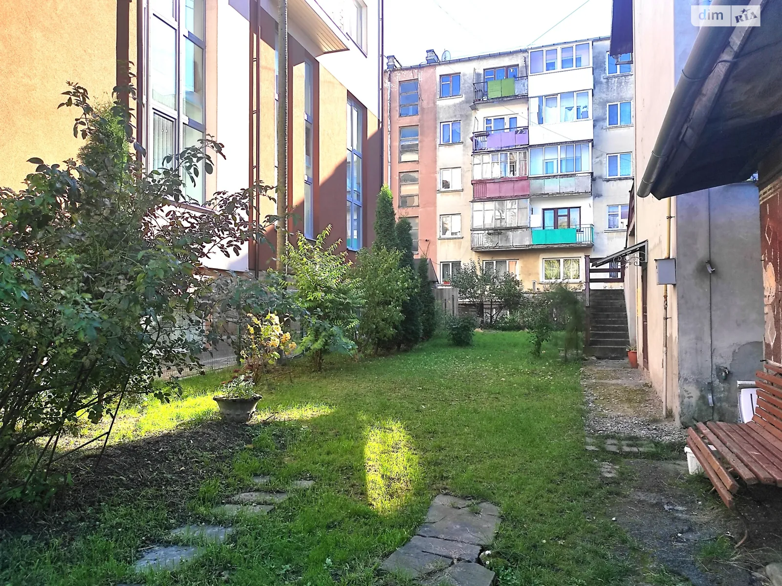 Продается дом на 2 этажа 204 кв. м с баней/сауной, цена: 185000 $ - фото 1