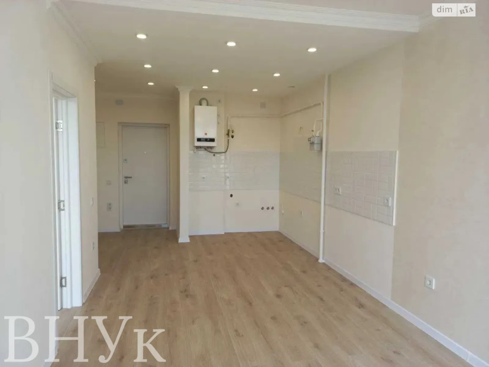 Продается 1-комнатная квартира 43 кв. м в Львове, ул. Владимира Навроцкого - фото 1