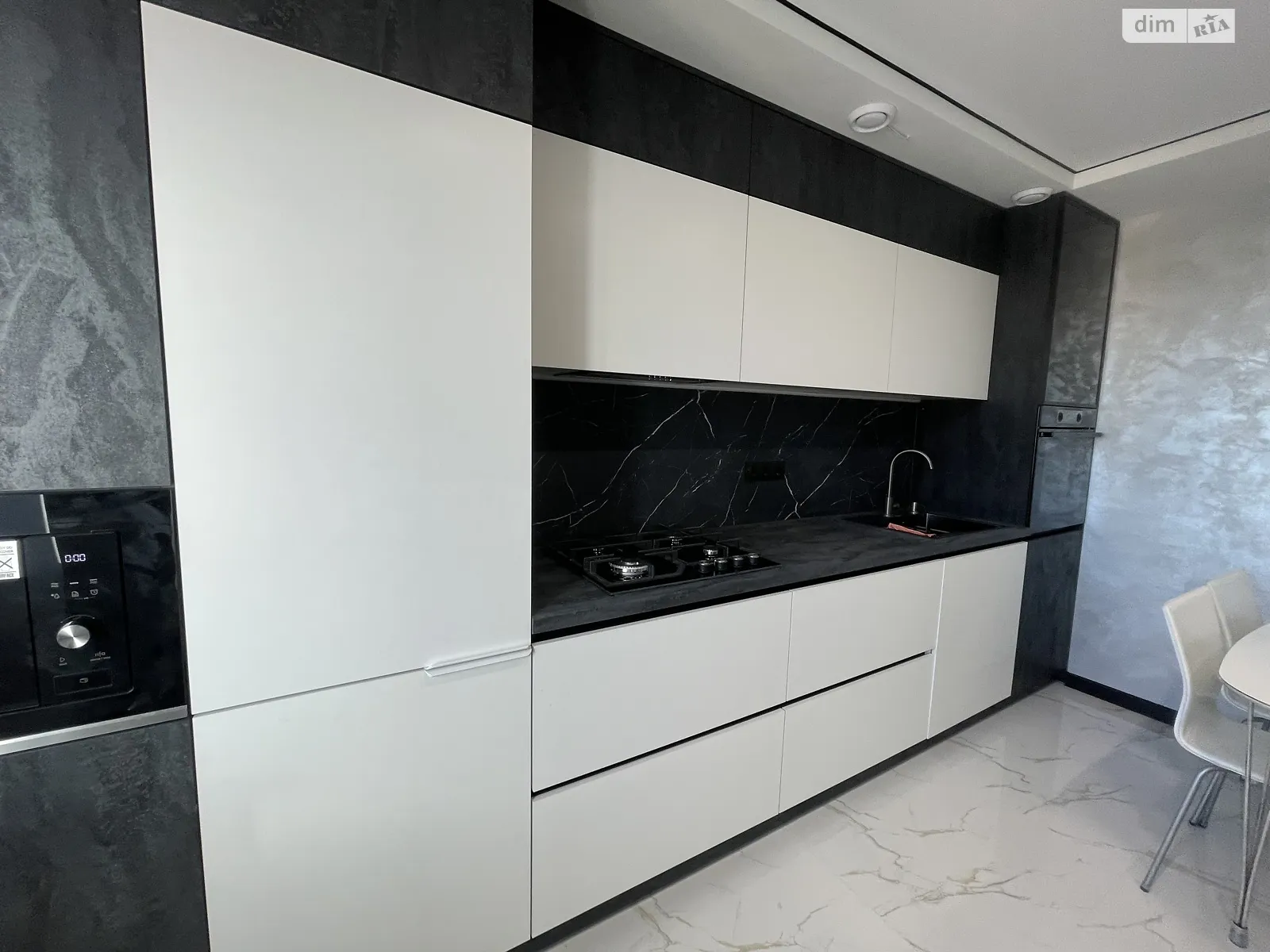 3-комнатная квартира 90 кв. м в Тернополе, ул. Лепкого Богдана, 8А - фото 1