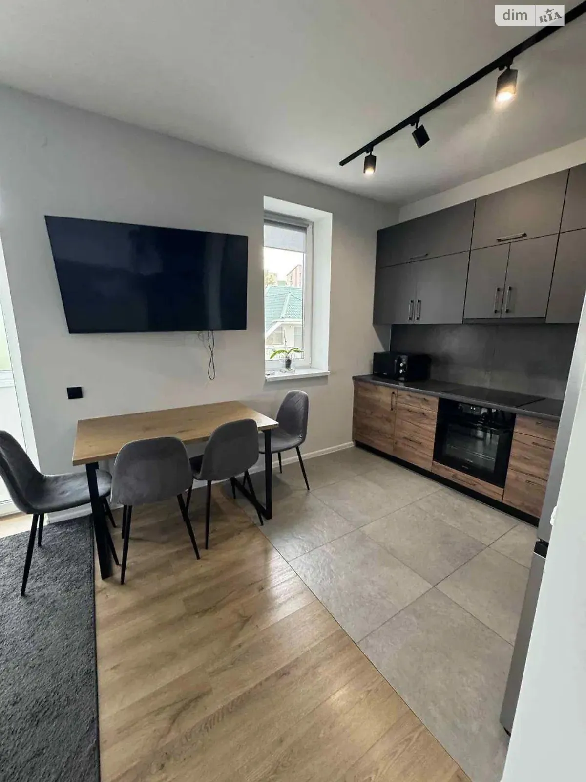 Продается 2-комнатная квартира 56 кв. м в Ужгороде, ул. Владимира Лендьела(Василия Докучаева), 17 - фото 1