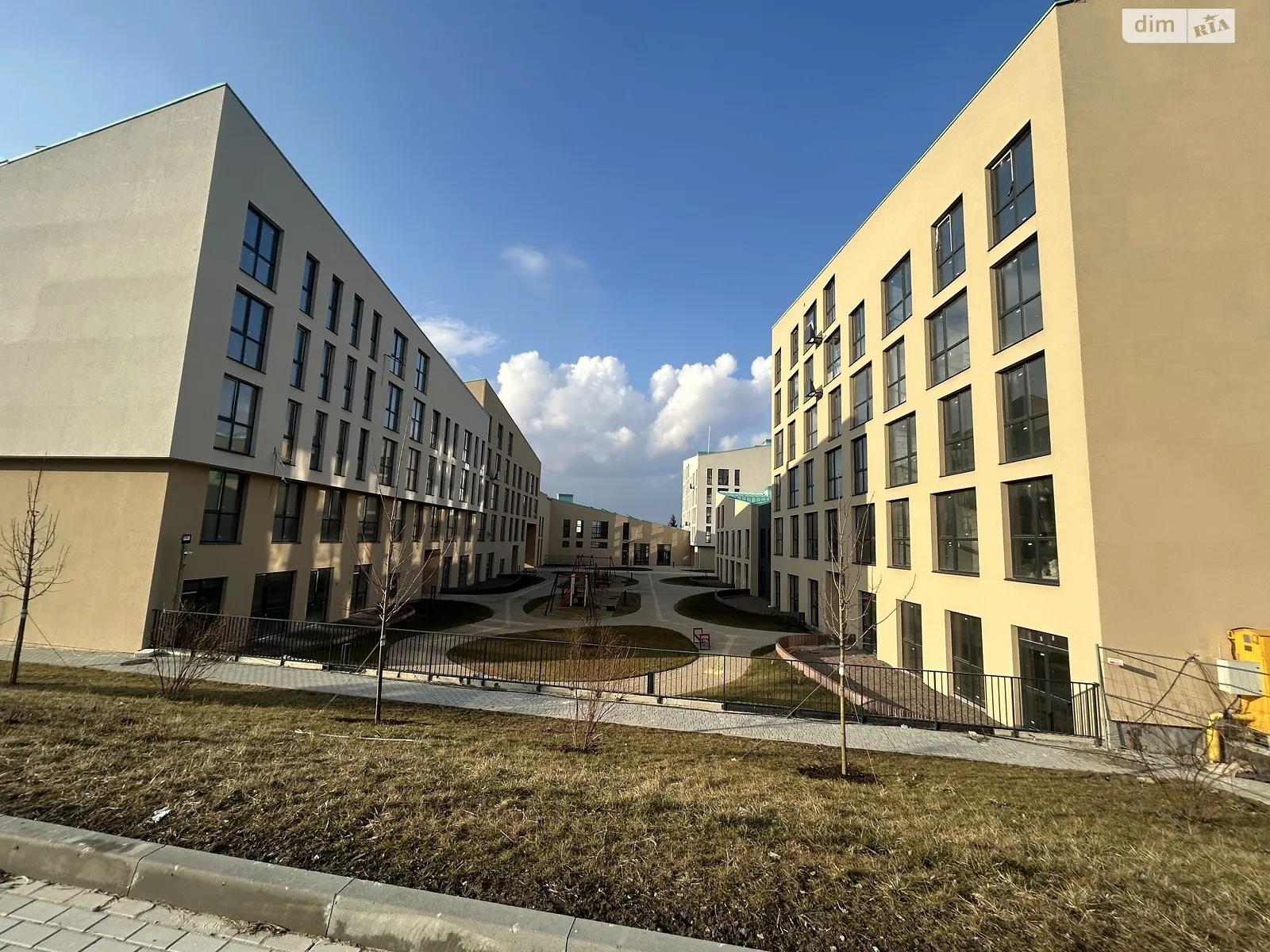 Продается 1-комнатная квартира 51 кв. м в Львове, ул. Хмельницкого Богдана, 116 - фото 1