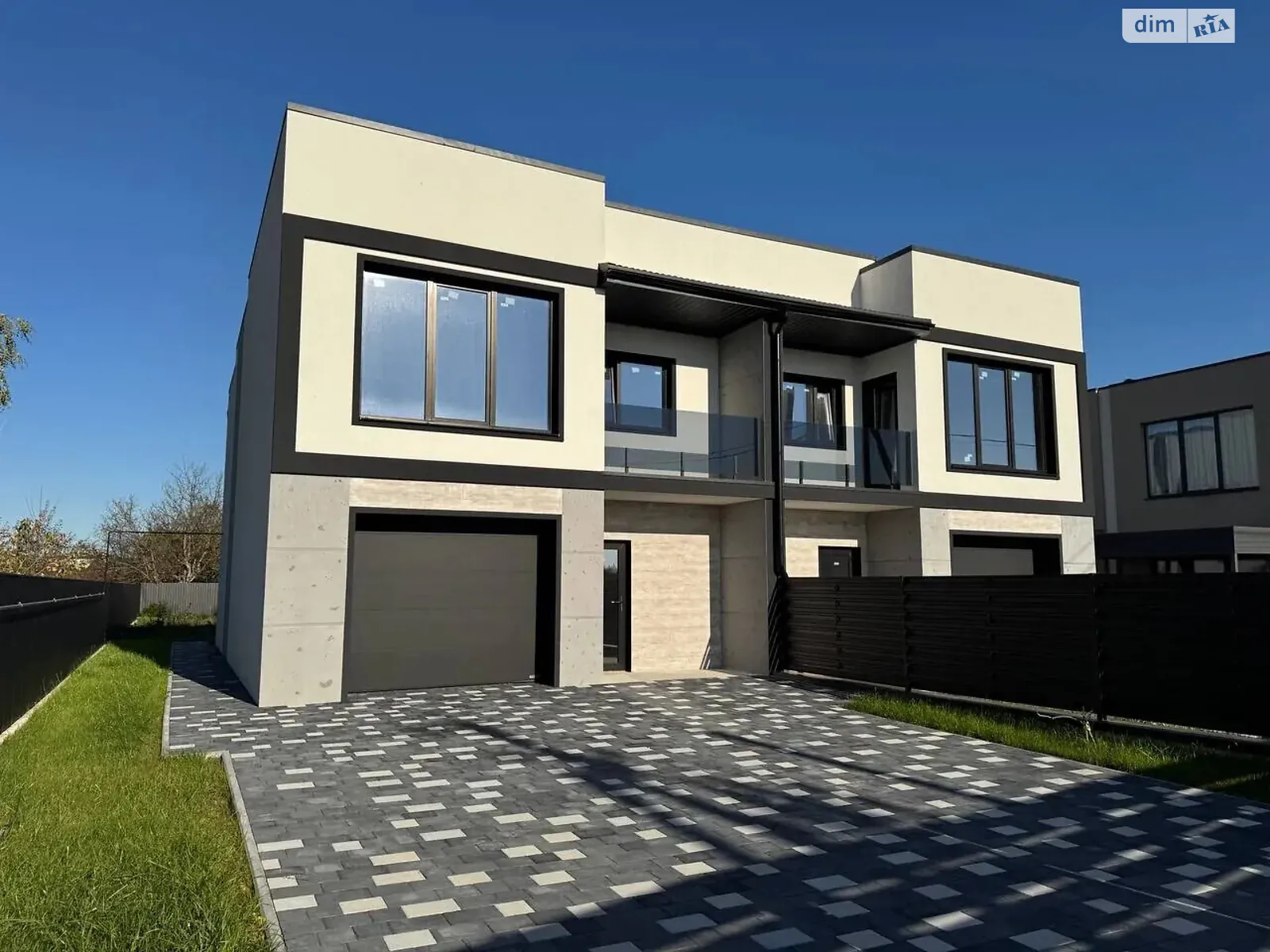 Продается дом на 2 этажа 135 кв. м с мансардой, цена: 135000 $ - фото 1