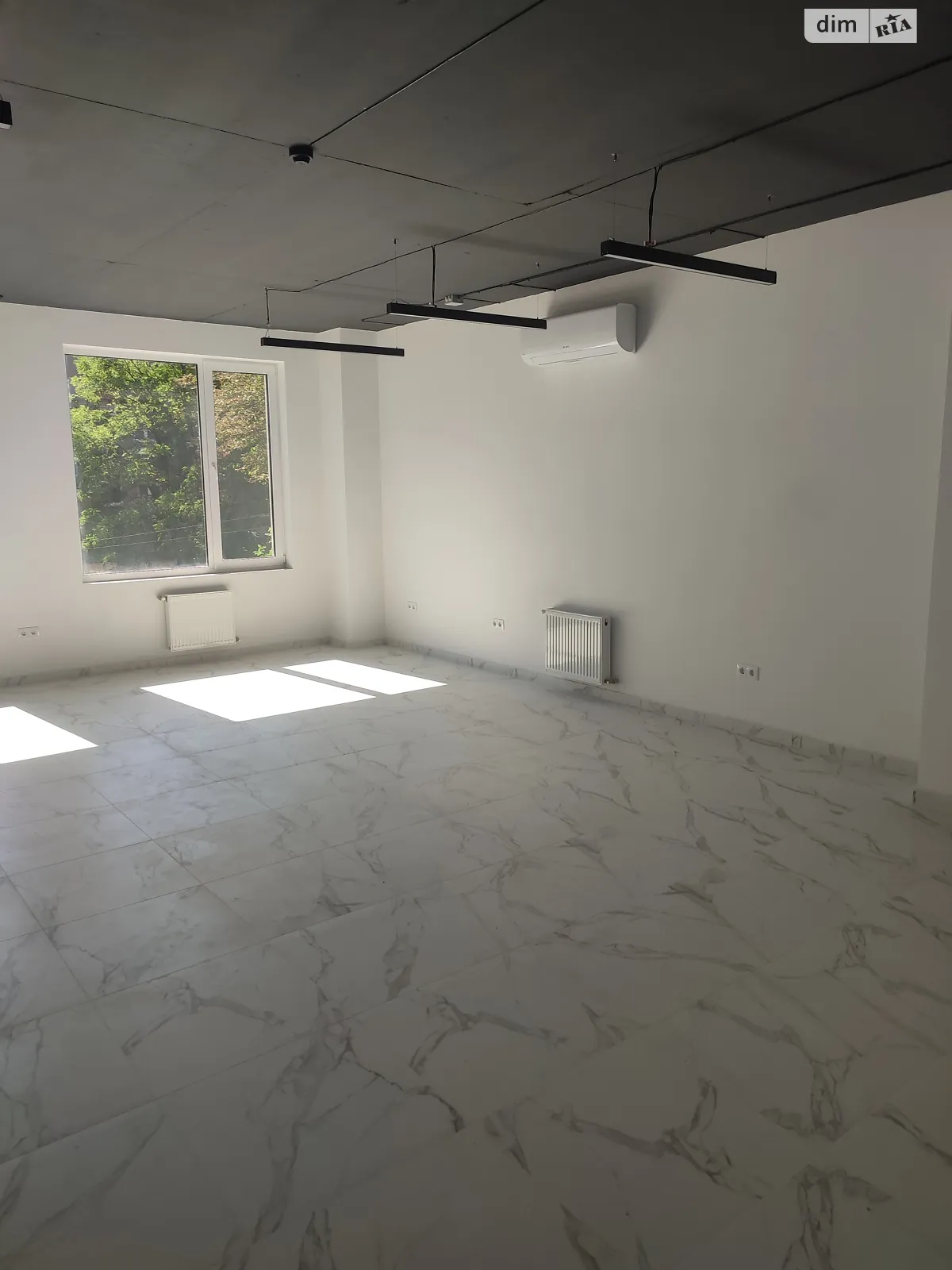 Сдается в аренду офис 48 кв. м в бизнес-центре, цена: 18000 грн - фото 1