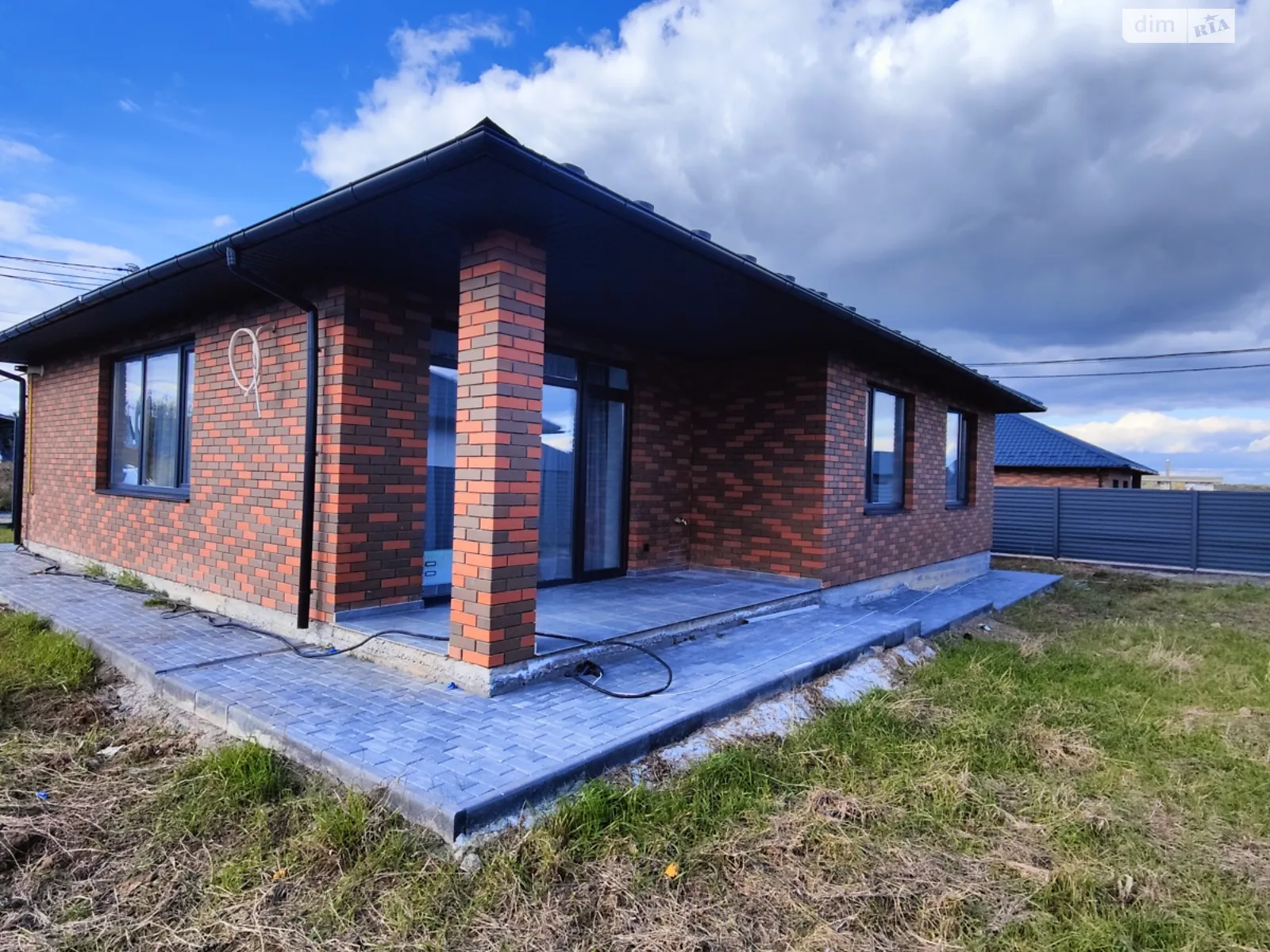 Продается одноэтажный дом 101 кв. м с гаражом, цена: 139999 $ - фото 1