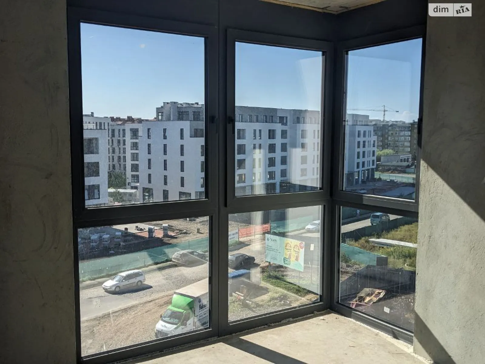 Продается 1-комнатная квартира 44.2 кв. м в Ужгороде, ул. Легоцкого, 80 - фото 1