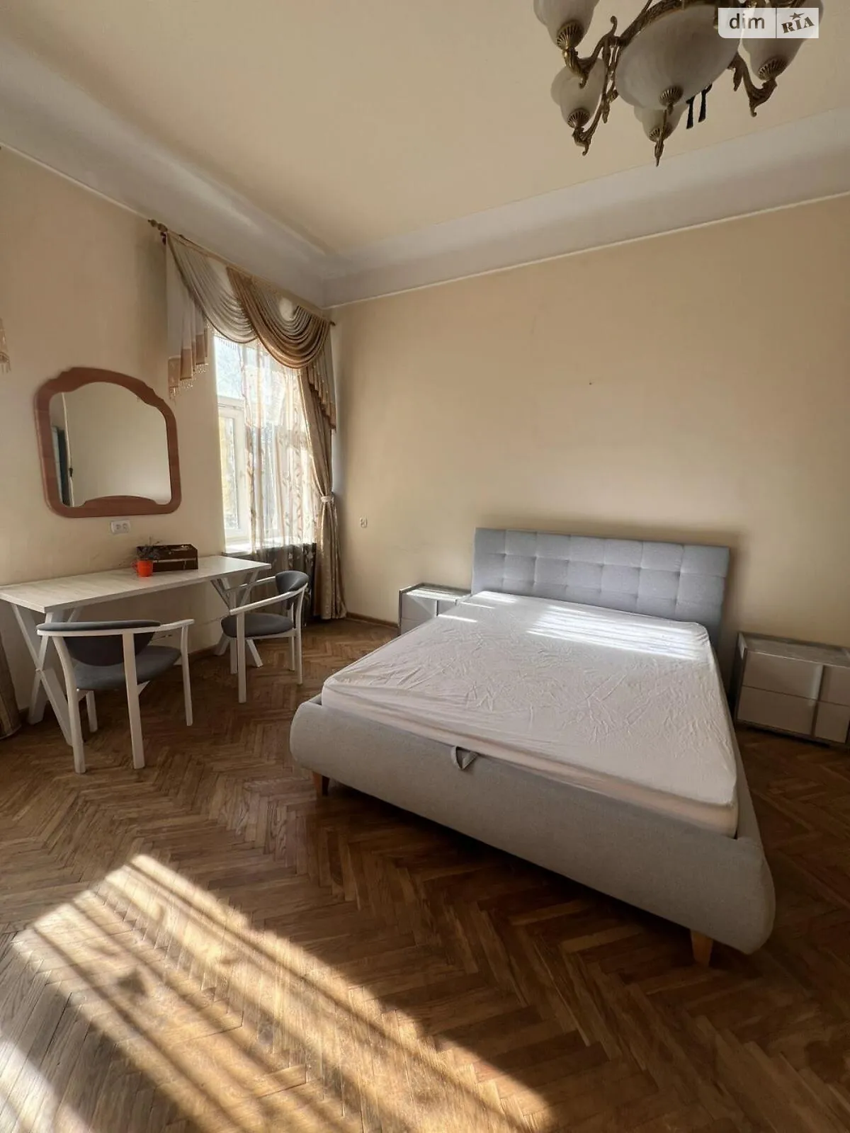 Продается 1-комнатная квартира 39.2 кв. м в Львове, ул. Лычаковская - фото 1