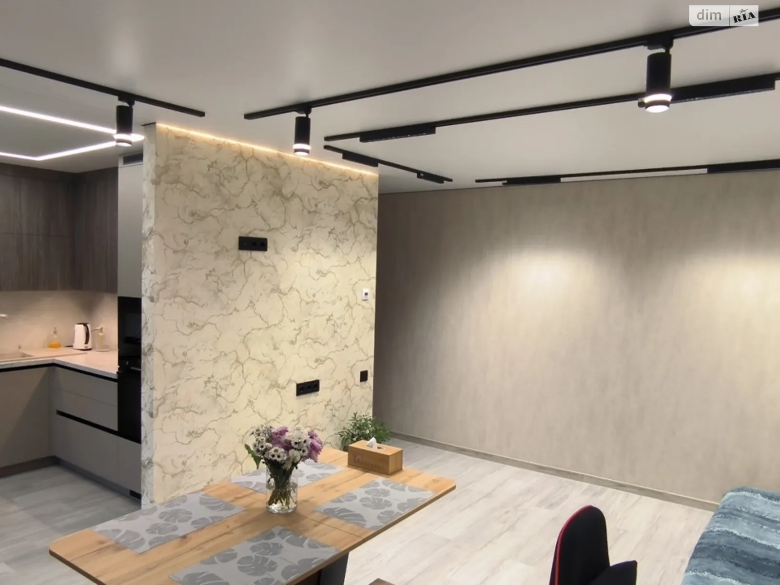 Продается 4-комнатная квартира 76.2 кв. м в Павлограде, ул. Новая, 3А - фото 1