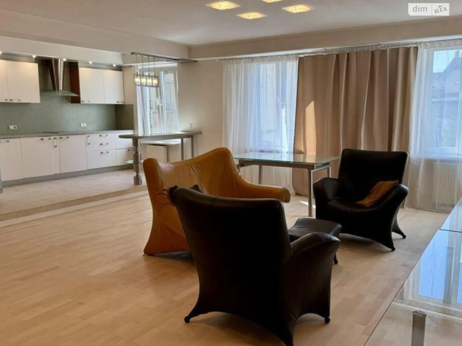Продается 3-комнатная квартира 140 кв. м в Киеве, ул. Назаровская, 7Б - фото 1