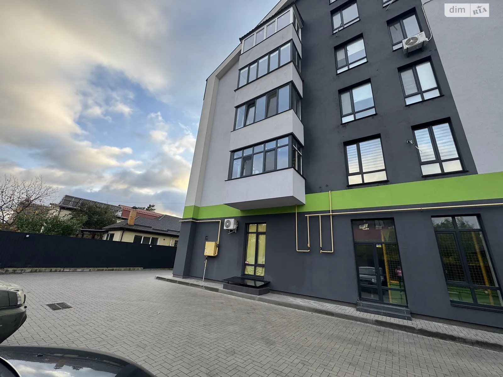 Продается 2-комнатная квартира 58 кв. м в Ирпене, ул. Соборная(ІІІ Интернационала), 68 - фото 1