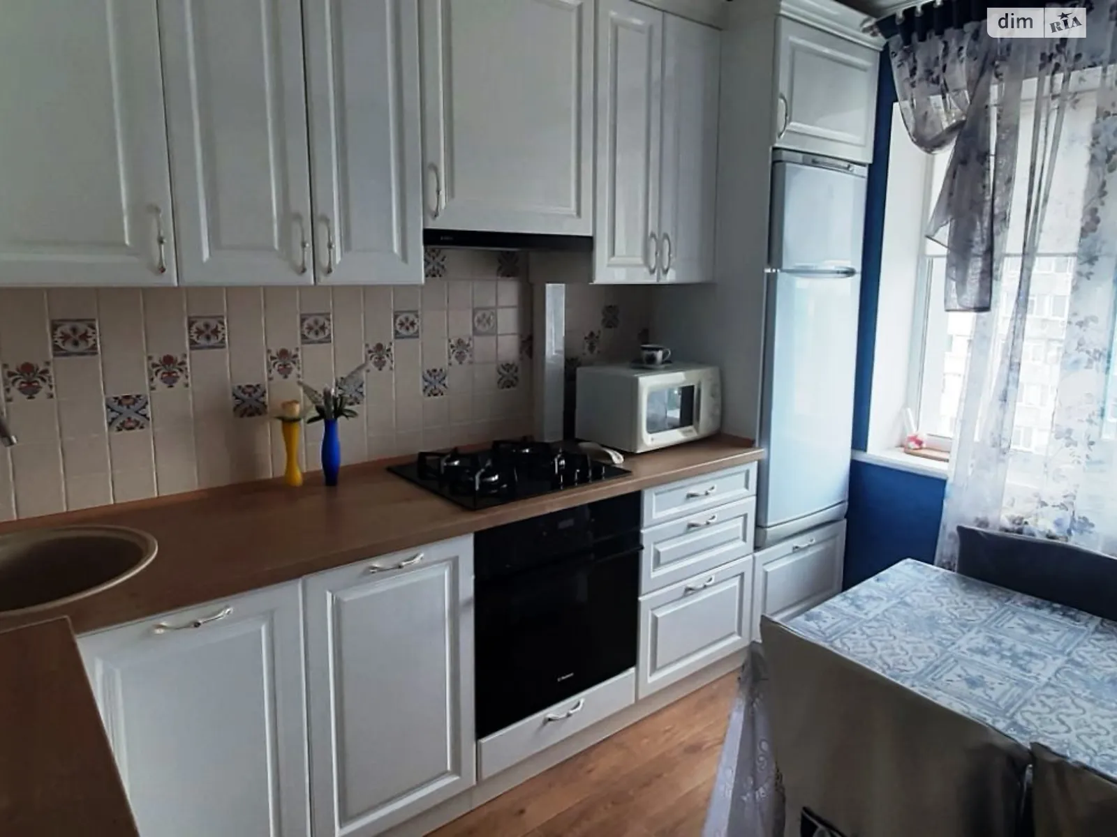 Продается 3-комнатная квартира 67.6 кв. м в Днепре, просп. Мира - фото 1