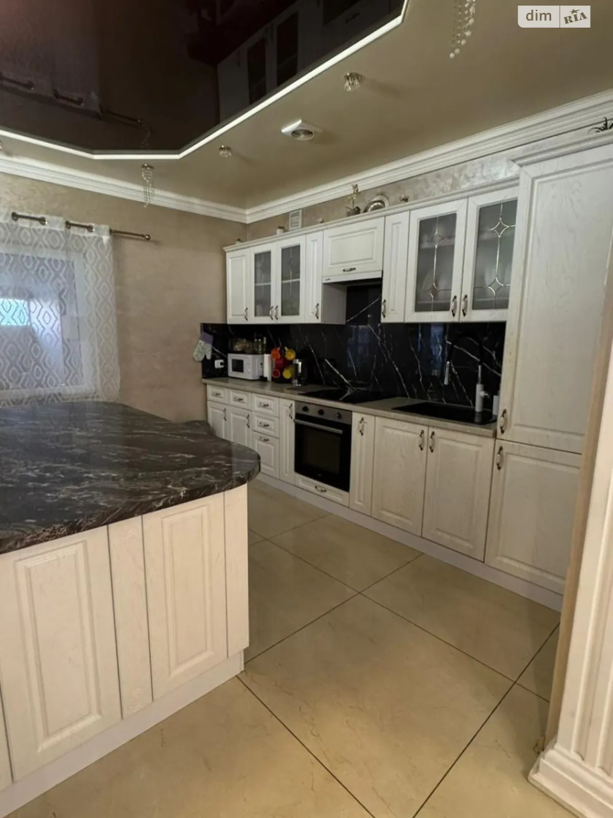 Продается дом на 2 этажа 250 кв. м с участком, цена: 187000 $ - фото 1