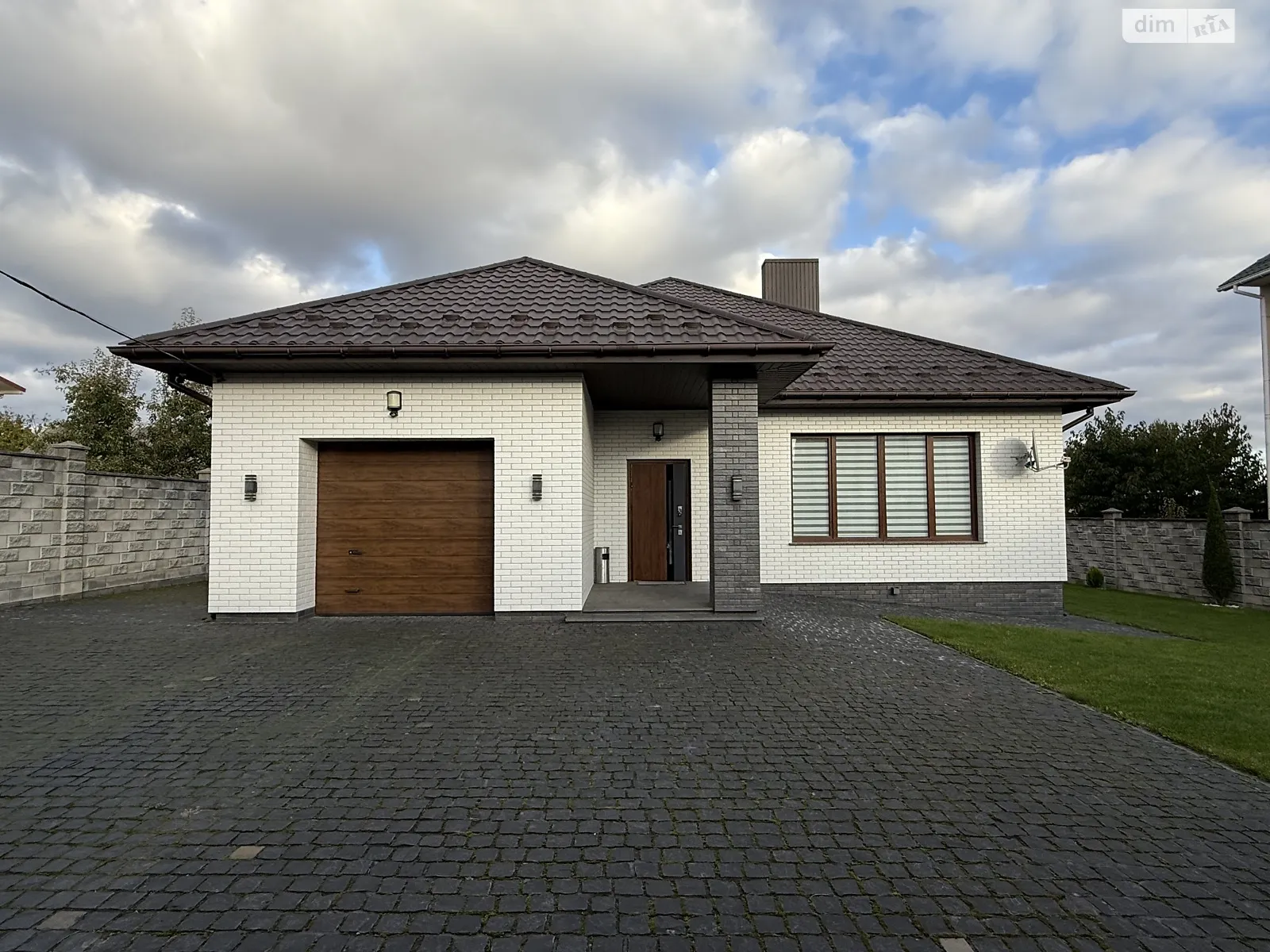 Продается одноэтажный дом 136.2 кв. м с мебелью, цена: 320000 $ - фото 1