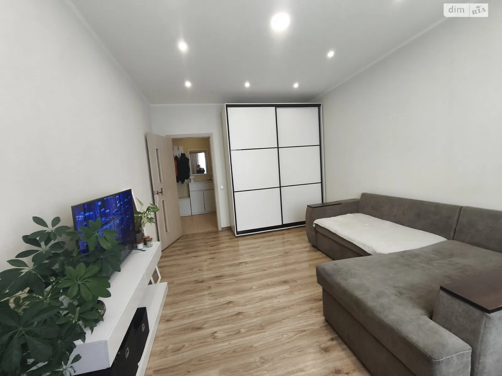 Продается 1-комнатная квартира 49.3 кв. м в Киеве, ул. Петра Калнышевского(Михаила Майорова), 7 - фото 1