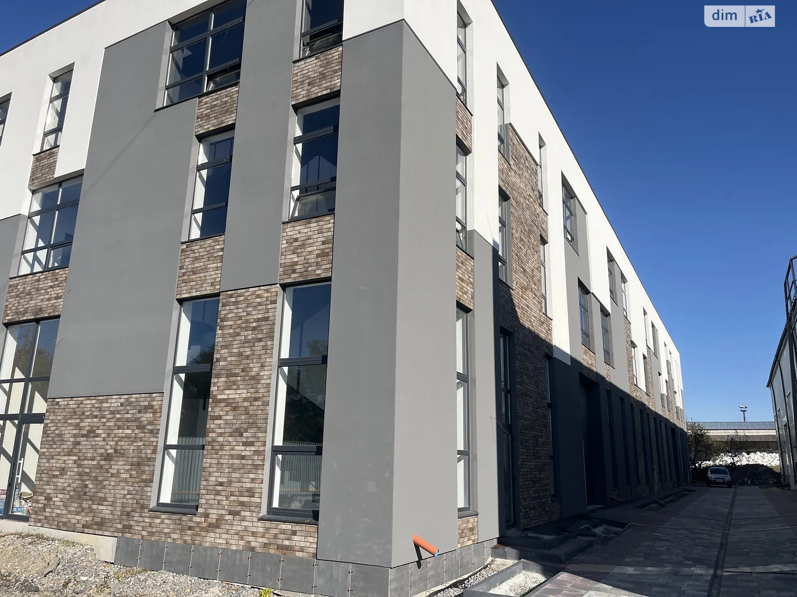 Сдается в аренду помещения свободного назначения 470 кв. м в 3-этажном здании, цена: 82250 грн - фото 1