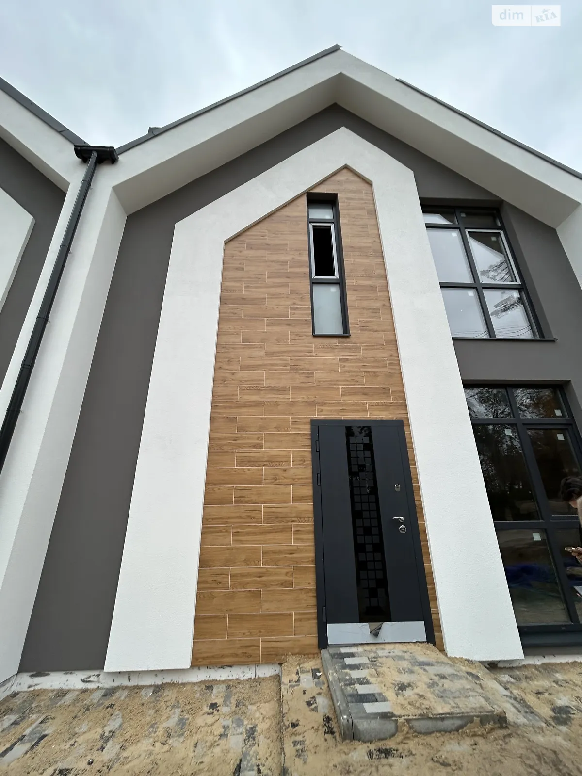 Продается дом на 2 этажа 120 кв. м с участком, цена: 64000 $ - фото 1