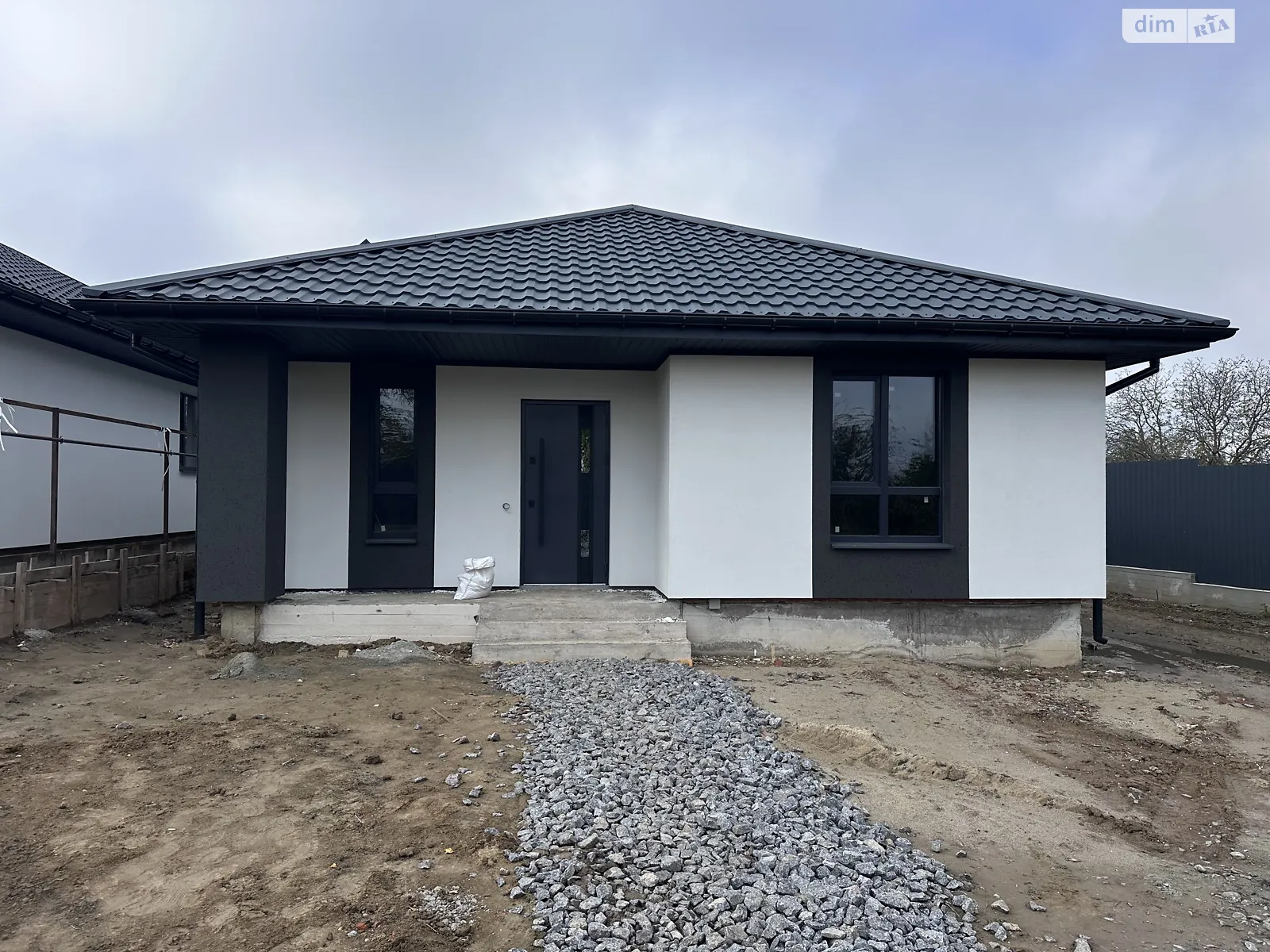 Продається одноповерховий будинок 93 кв. м з ділянкою, цена: 85000 $ - фото 1