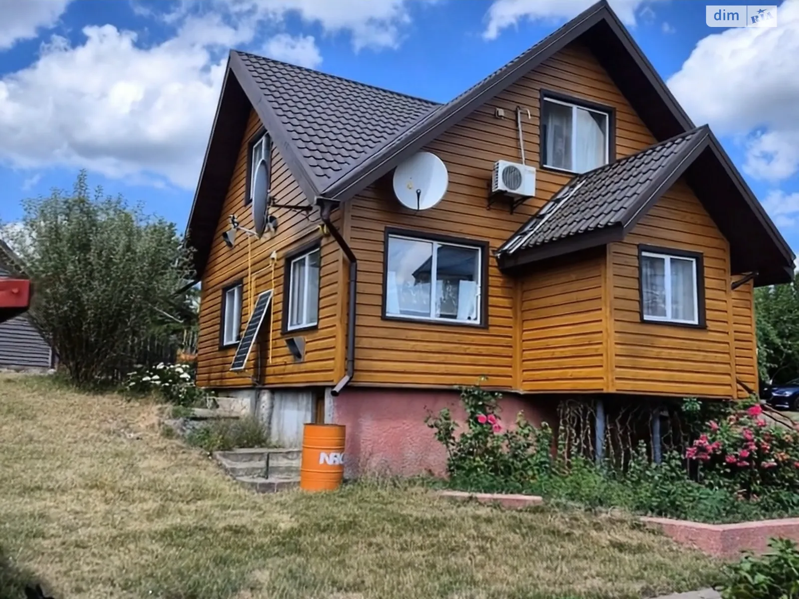 Продается дом на 2 этажа 132.8 кв. м с гаражом, цена: 74000 $ - фото 1