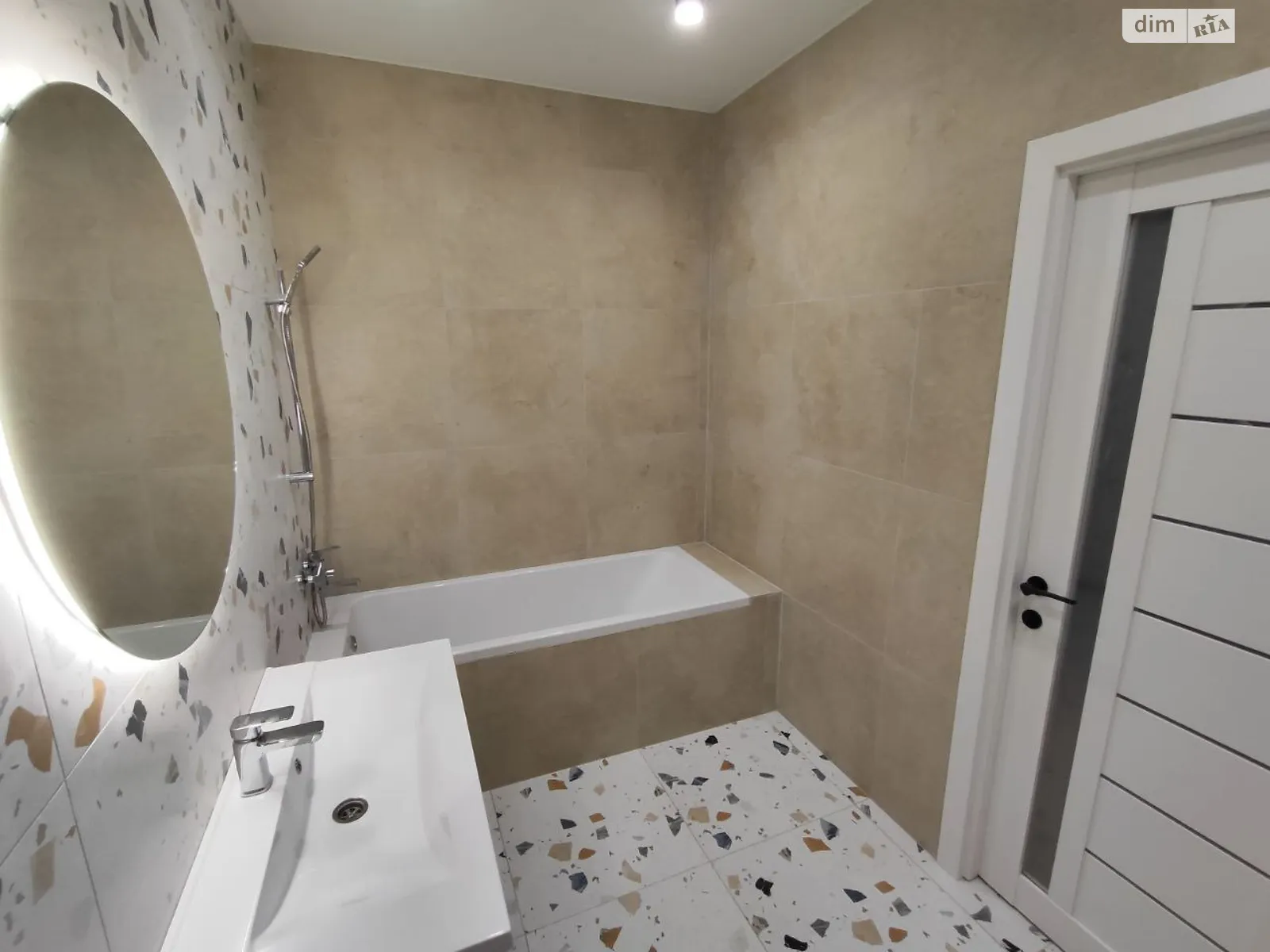 Продается 2-комнатная квартира 79.8 кв. м в Хмельницком, ул. Лесогриневецкая, 34А - фото 1