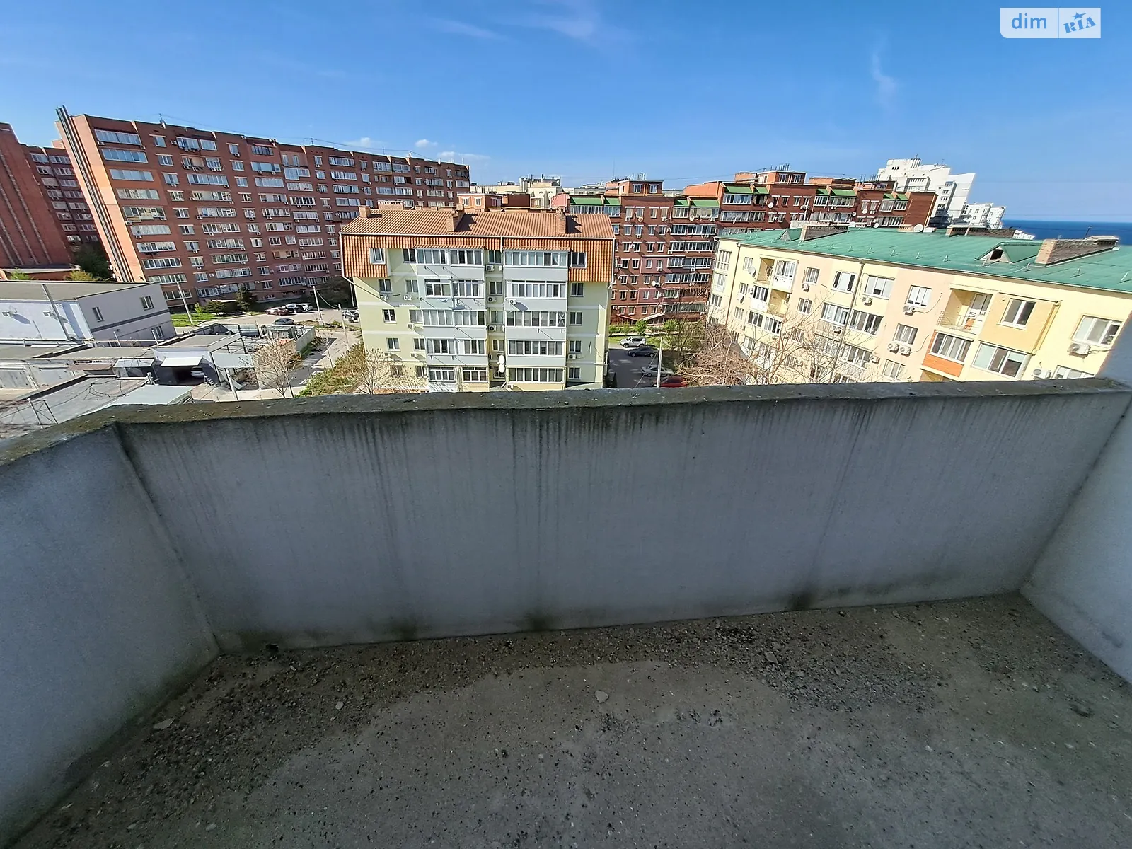 Продається 1-кімнатна квартира 54 кв. м у Чорноморську, вул. Радісна, 21А - фото 1