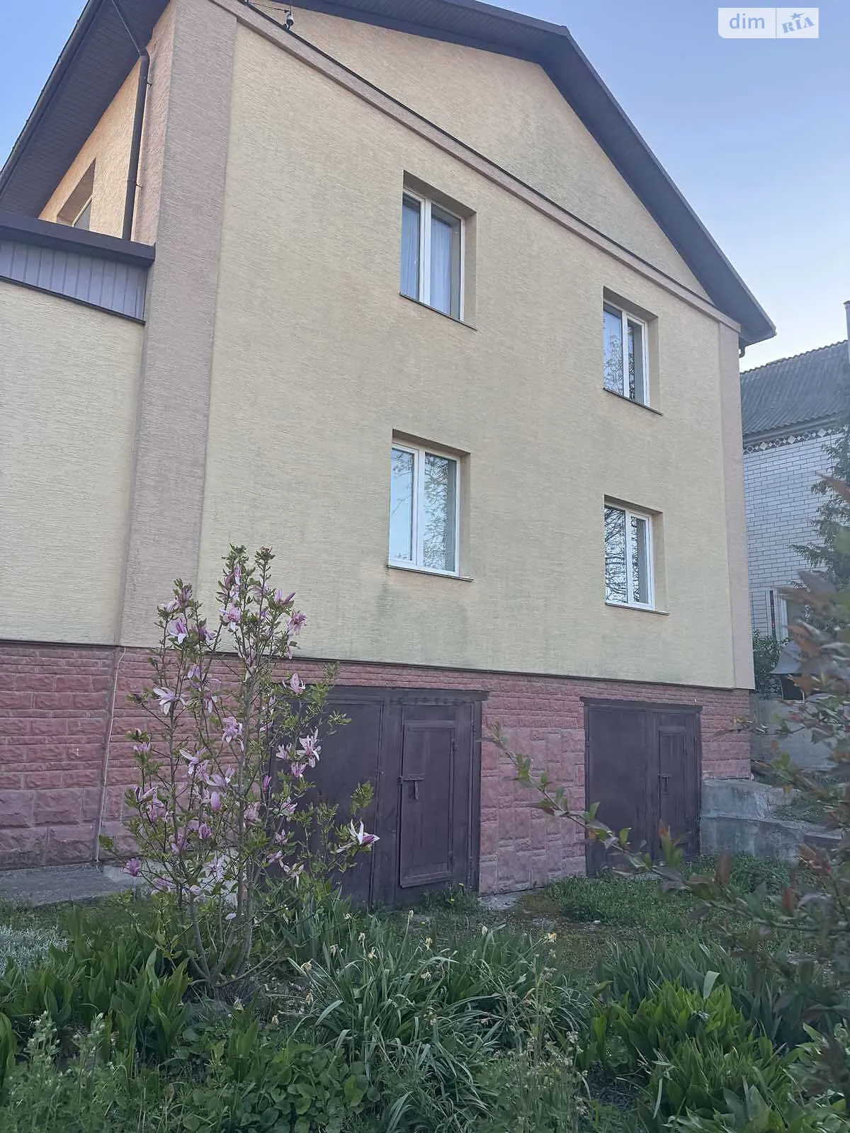 Продается дом на 2 этажа 244.1 кв. м с садом, цена: 122000 $ - фото 1