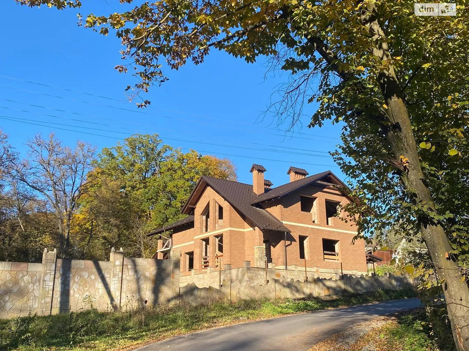 Продается дом на 2 этажа 270 кв. м с баней/сауной, цена: 233000 $ - фото 1