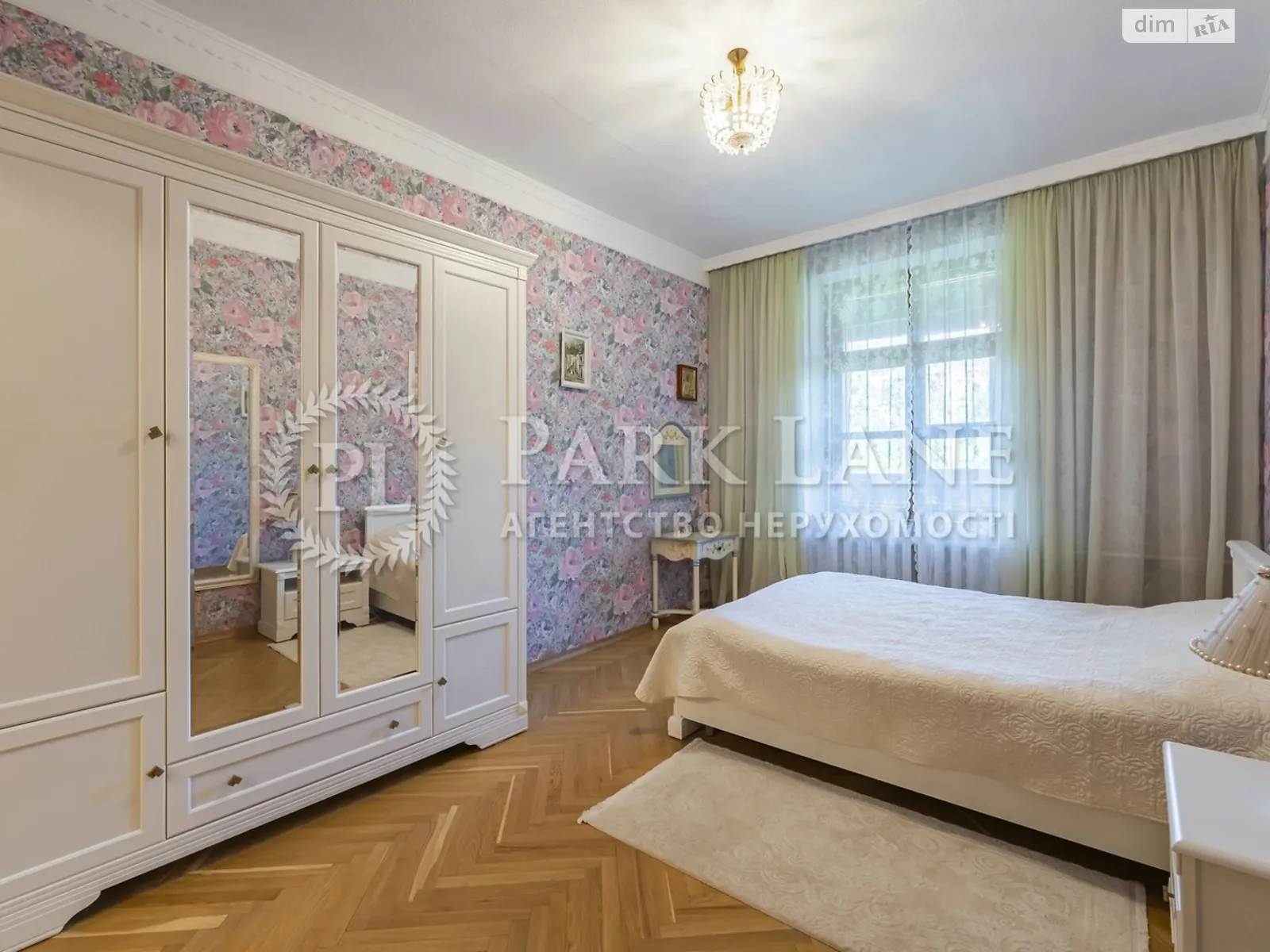 Продается 4-комнатная квартира 142.88 кв. м в Киеве, ул. Маккейна Джона, 18/2 - фото 1