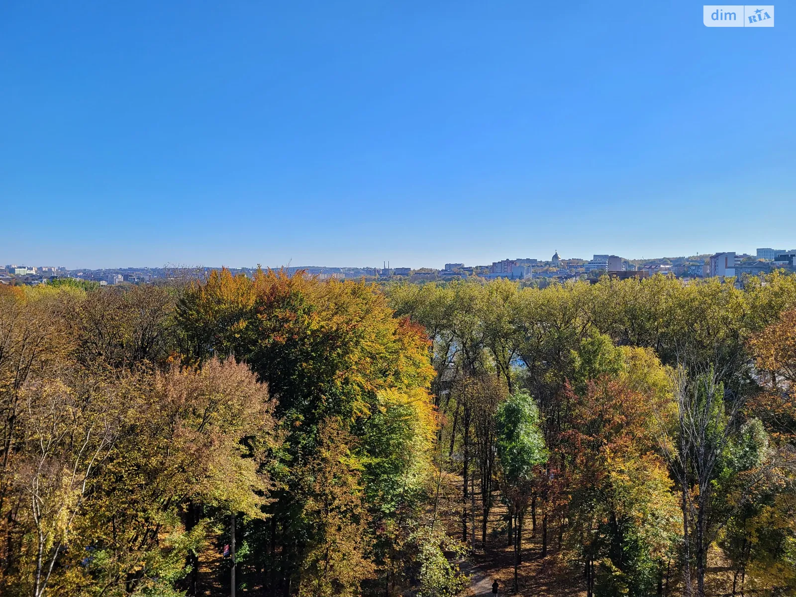 3-комнатная квартира 96 кв. м в Тернополе, ул. Чумацкая - фото 1