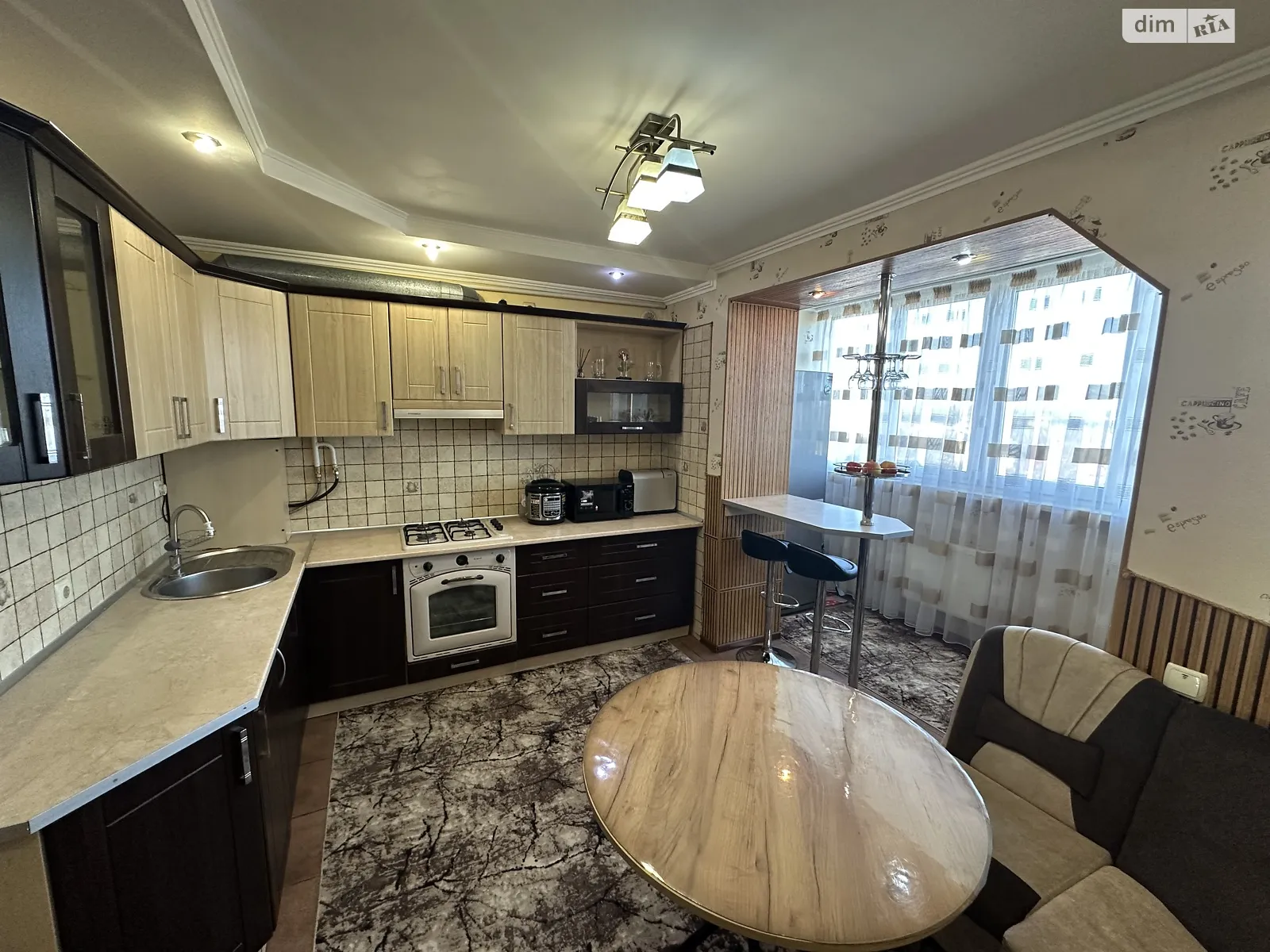 Продается 3-комнатная квартира 72 кв. м в Черновцах, пер. Вишневый - фото 1