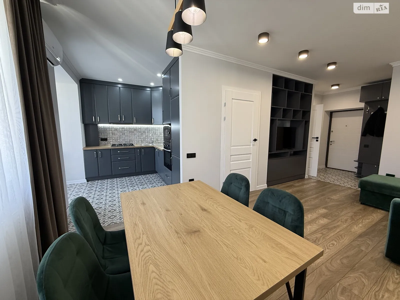 Продается 1-комнатная квартира 42 кв. м в Ивано-Франковске, ул. Высочана Семена - фото 1