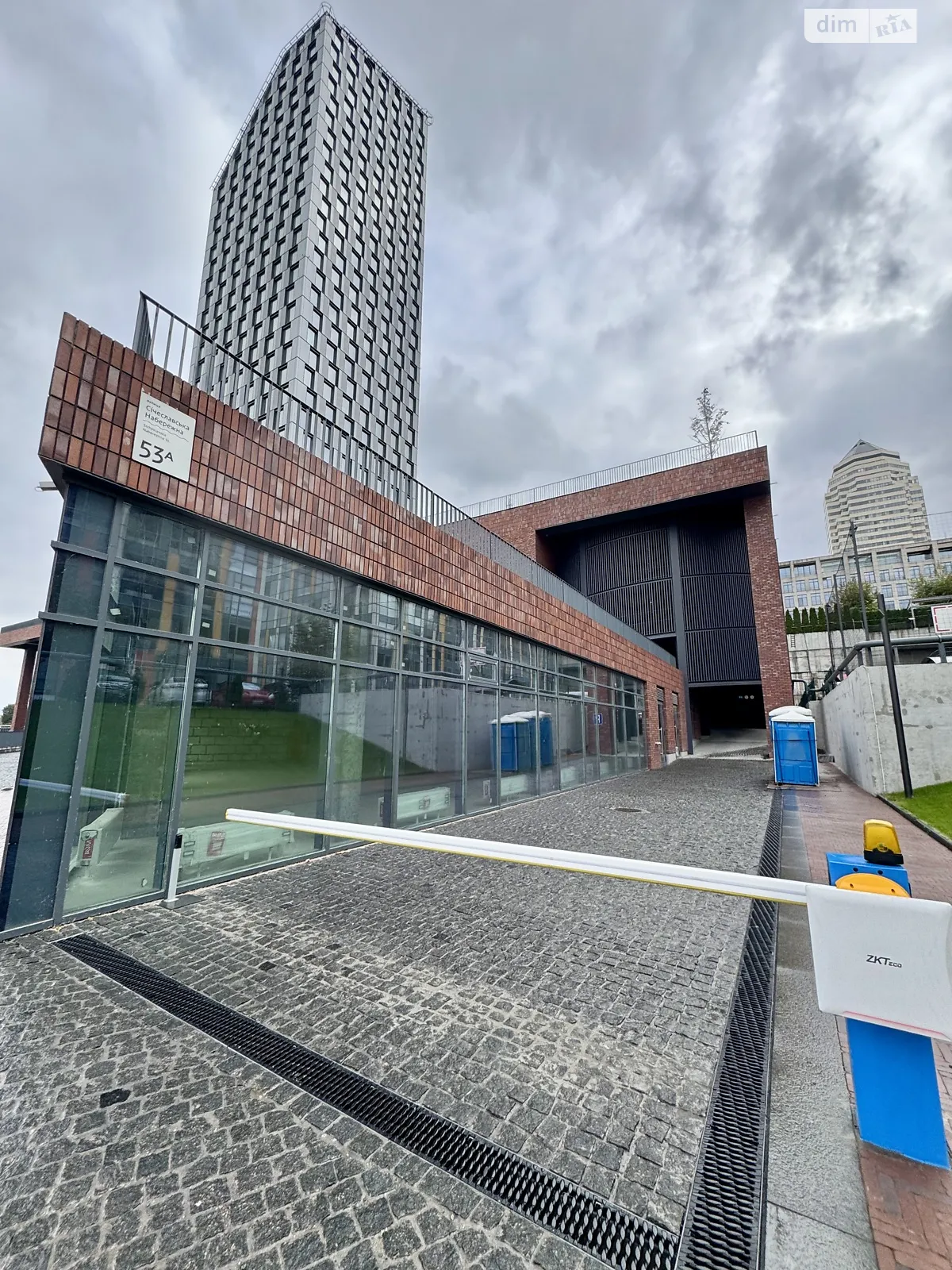 Сдается в аренду подземный паркинг под легковое авто на 14.5 кв. м, цена: 3500 грн - фото 1