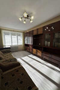 Довгострокова оренда квартири, Чернівці, р‑н. Першотравневий, Ясська вулиця, буд. 12