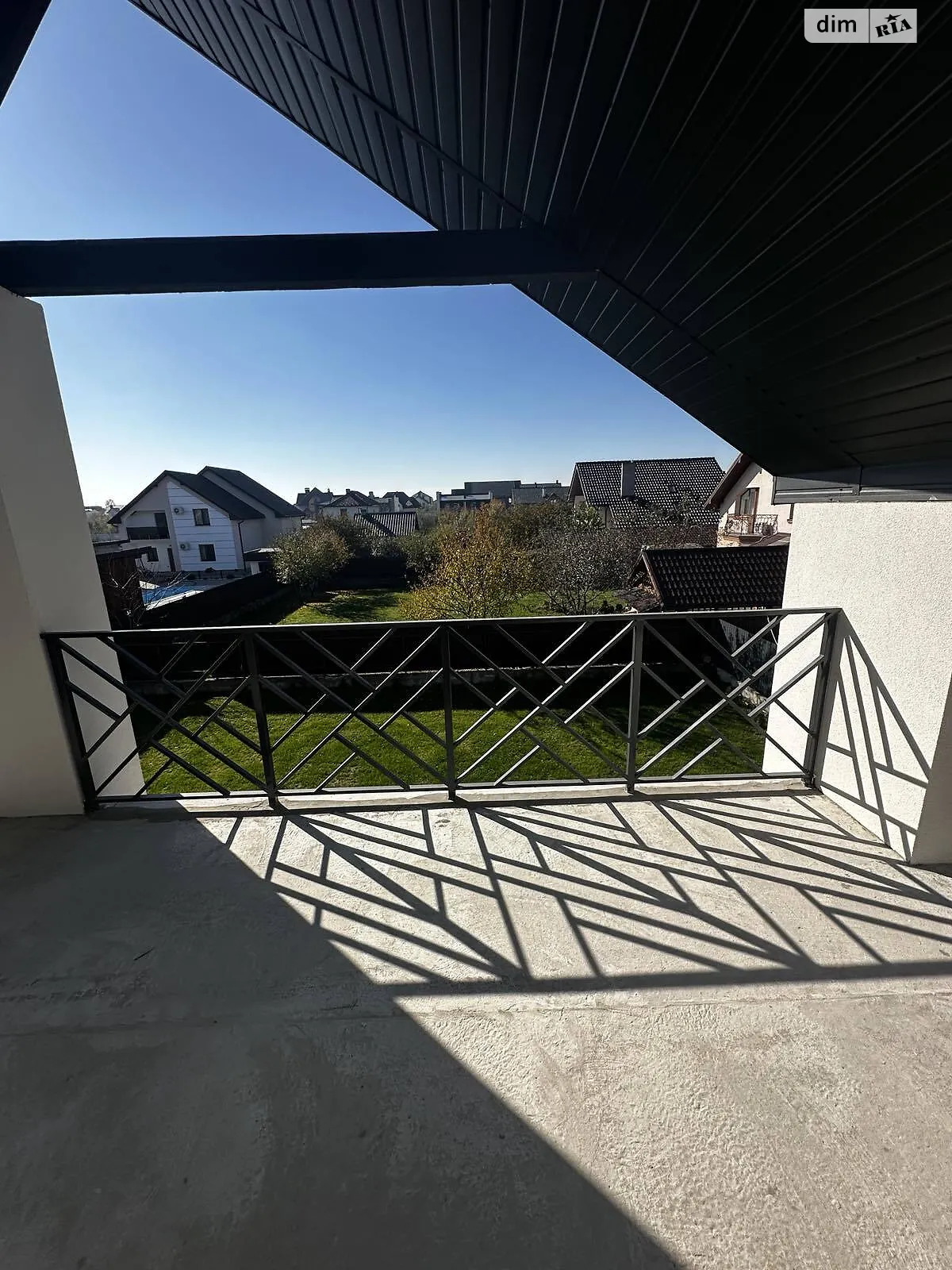 Продается дом на 2 этажа 221 кв. м с балконом, цена: 230000 $ - фото 1