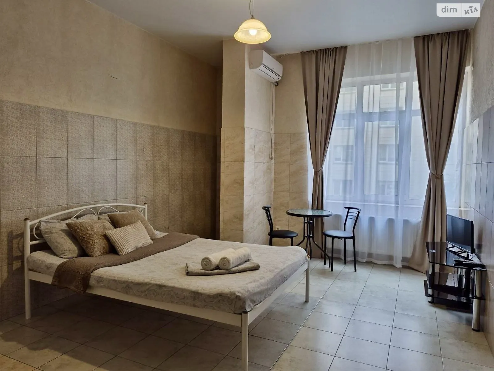 Сдается в аренду 1-комнатная квартира в Киеве, ул. Коновальца Евгения, 36Е - фото 1