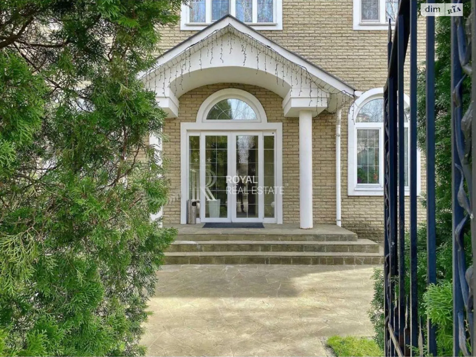 Сдается в аренду дом на 2 этажа 428.8 кв. м с верандой, цена: 3000 $ - фото 1