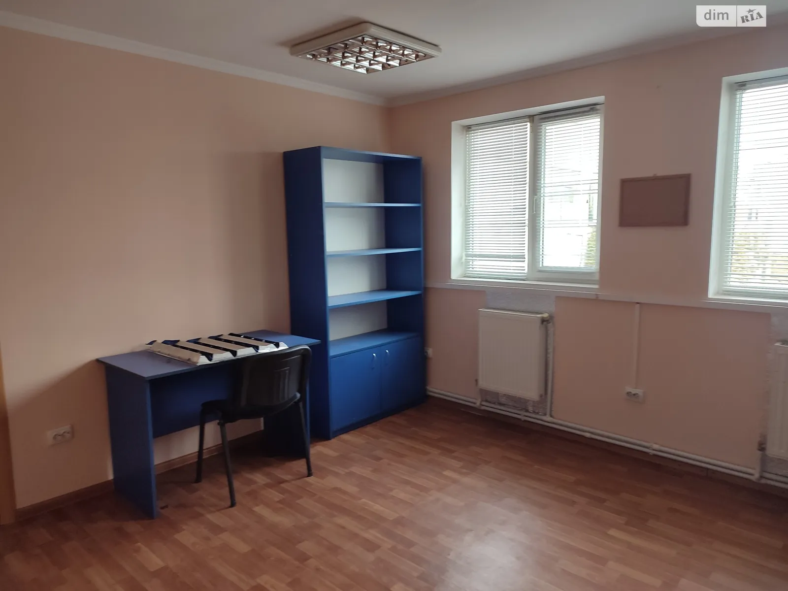 Сдается в аренду офис 25 кв. м в бизнес-центре, цена: 6250 грн - фото 1