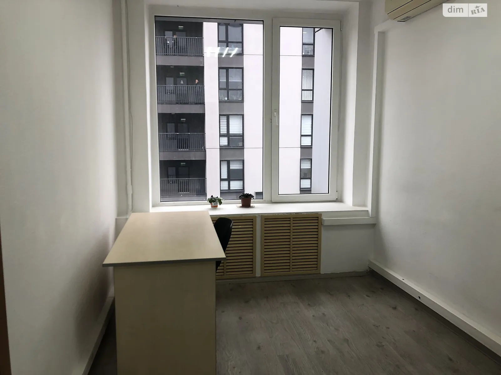 Сдается в аренду офис 104.5 кв. м в бизнес-центре, цена: 33440 грн - фото 1