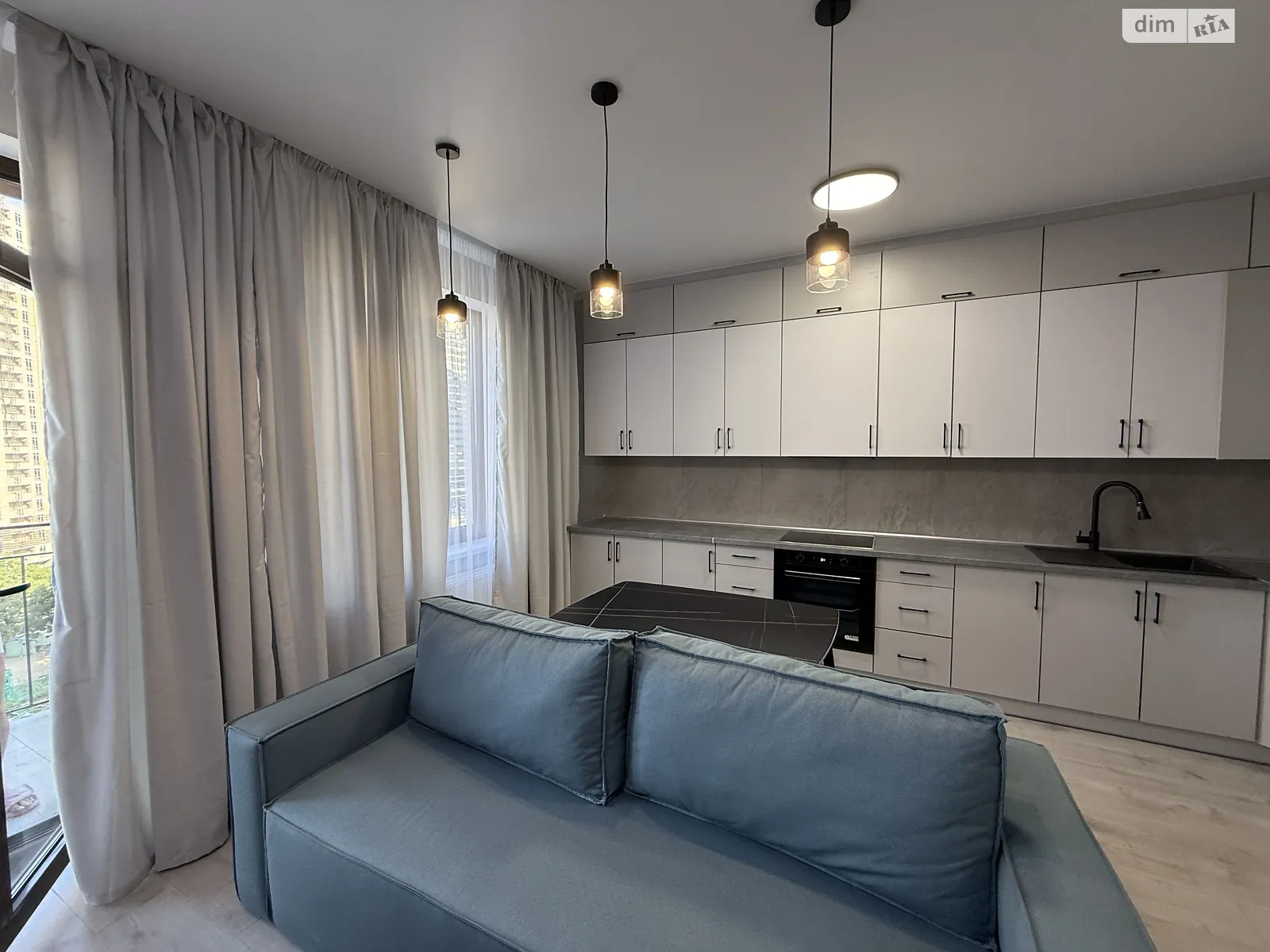 Продается 1-комнатная квартира 43 кв. м в Одессе, вул. Генуэзская, 1/1 - фото 1