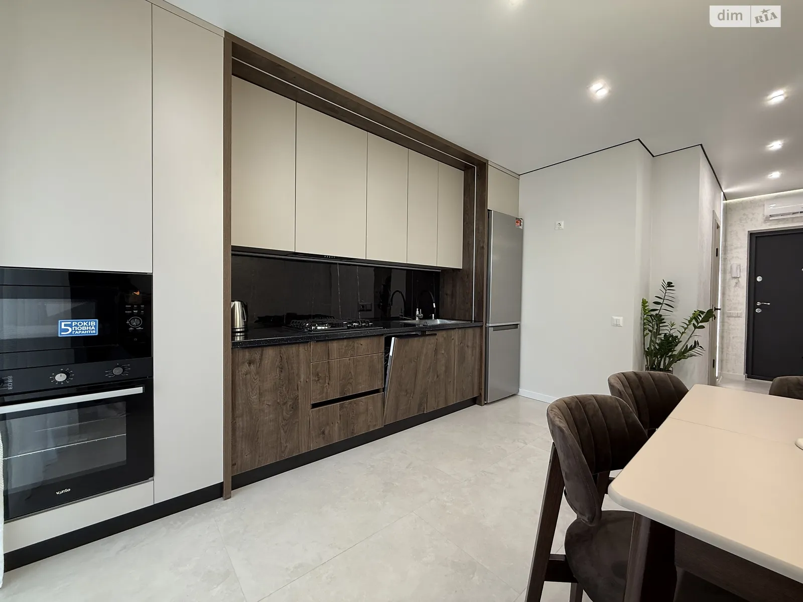 Сдается в аренду 1-комнатная квартира 45 кв. м в Ивано-Франковске, ул. Юліана Пелеша(Крайковского), 3 корпус 9 - фото 1