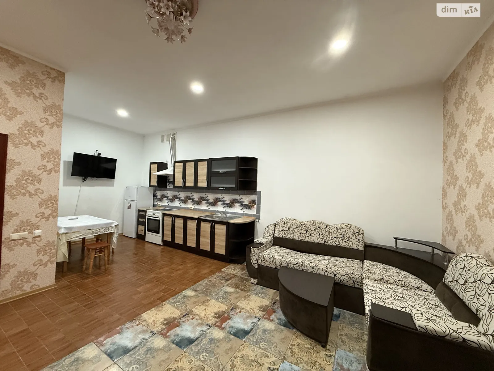 Сдается в аренду 1-комнатная квартира 65 кв. м в Хмельницком, ул. Александра Кушнирука(Гастелло), 15/1 - фото 1