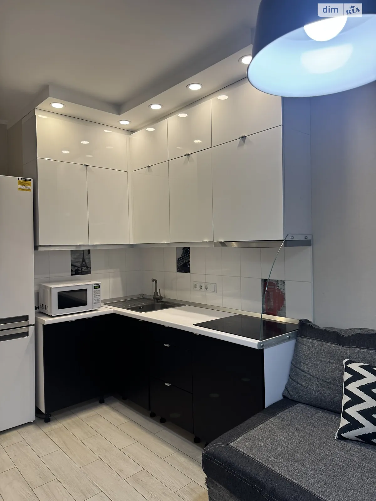 Продается 1-комнатная квартира 42 кв. м в Киеве, ул. Юлии Здановской(Ломоносова), 50/2 - фото 1