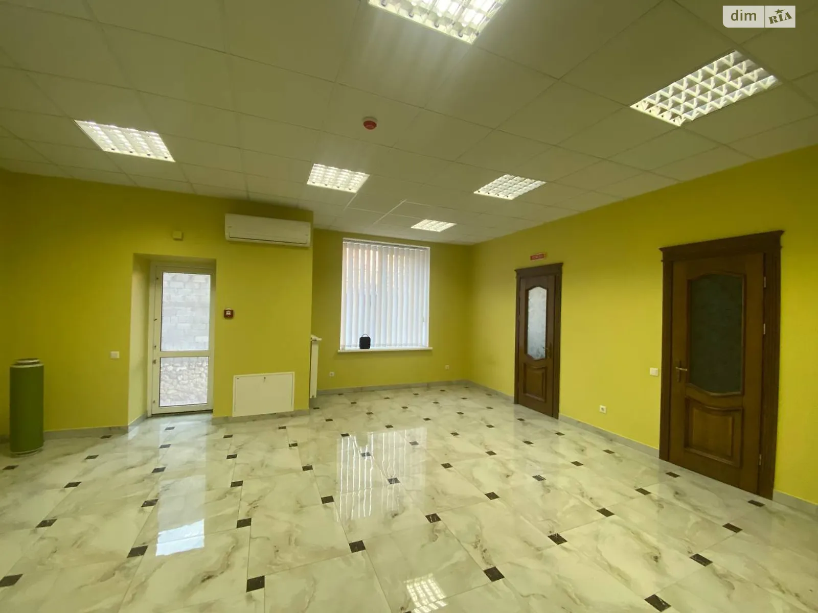 Здається в оренду приміщення вільного призначення 110 кв. м в 11-поверховій будівлі, цена: 40000 грн - фото 1