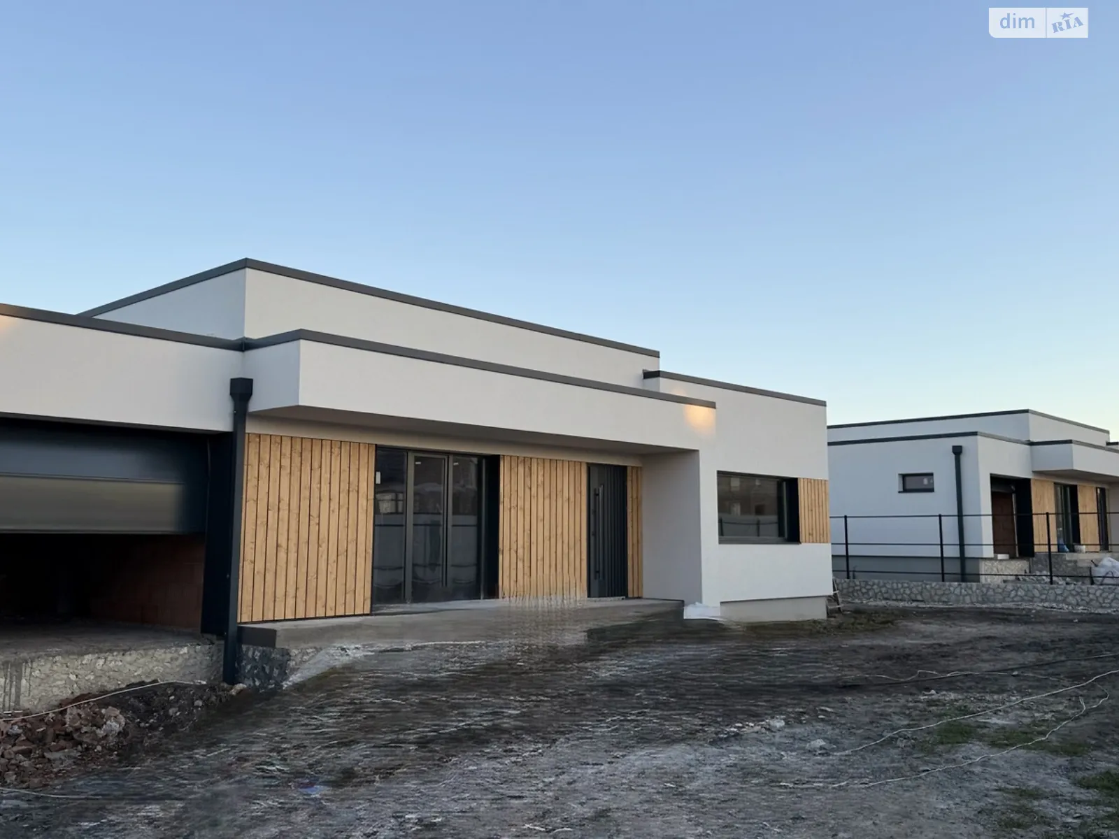 Продается одноэтажный дом 190 кв. м с садом, цена: 199000 $ - фото 1