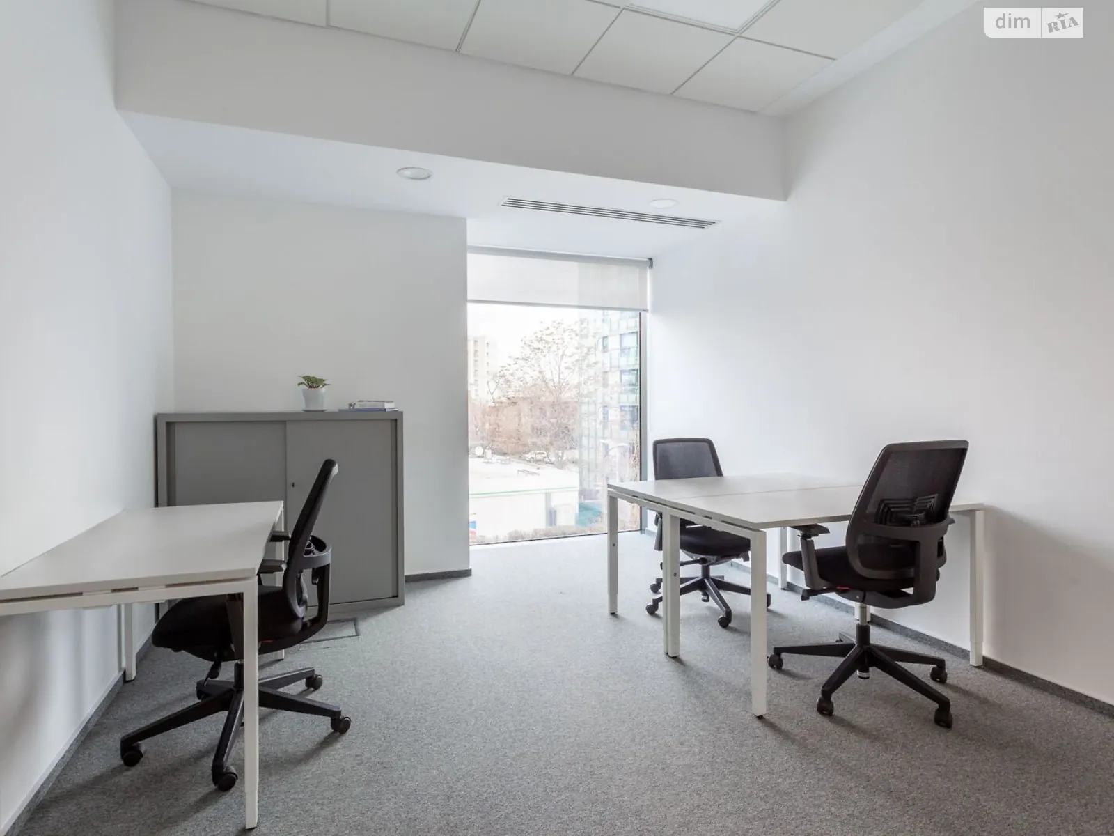 Сдается в аренду офис 15 кв. м в бизнес-центре, цена: 790 $ - фото 1